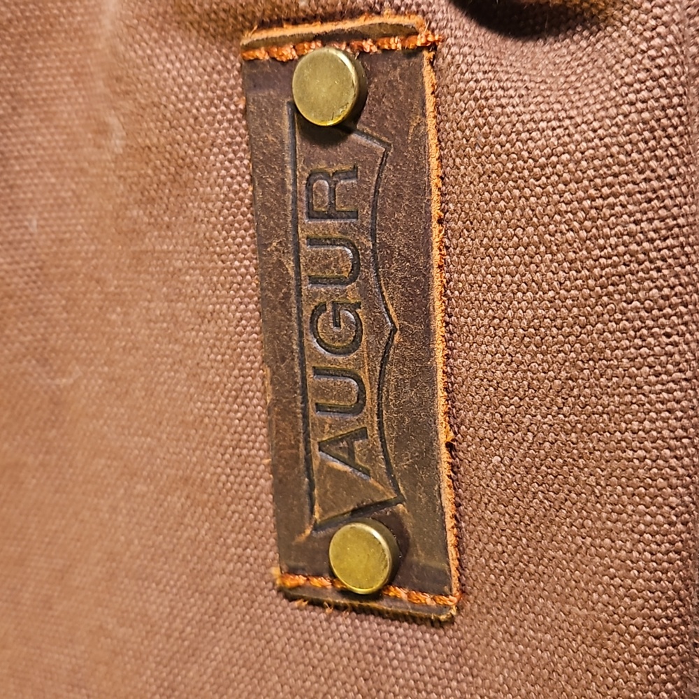 Augur Rustic Messenger Bag me - Picture 6 of 6